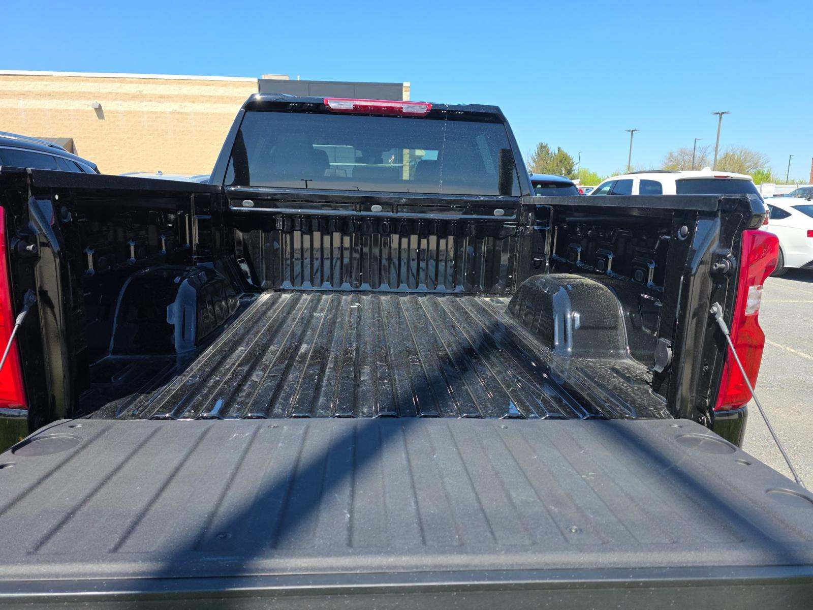 Фото 2026 Chevrolet Silverado 1500 RST Crew Cab Short Bed 1SP