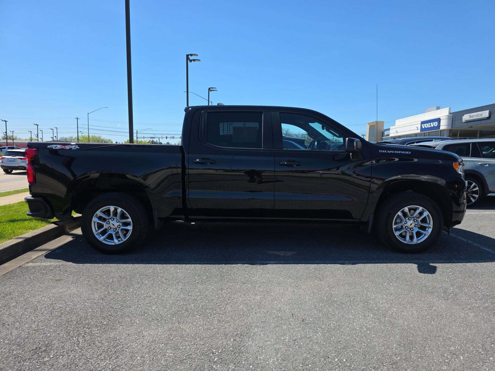 Фото 2026 Chevrolet Silverado 1500 RST Crew Cab Short Bed 1SP