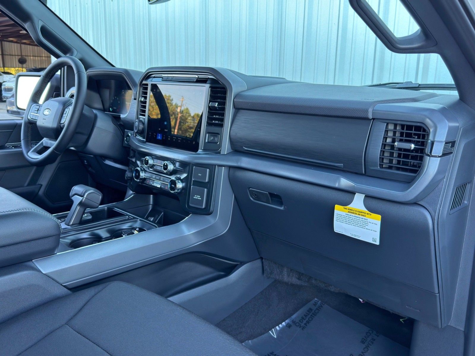 Фото 2025 Ford F-150 XLT Crew Cab Short Bed