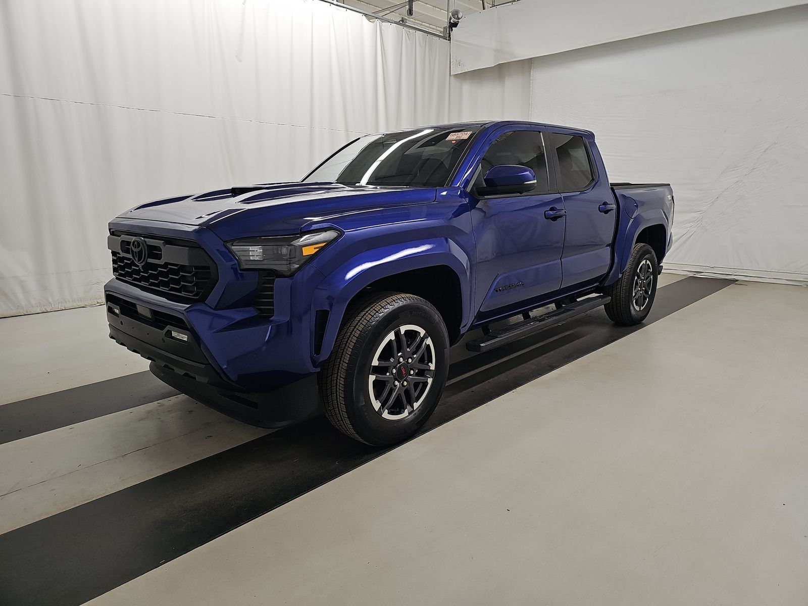 Фото 2025 Toyota Tacoma TRD Sport Crew Cab Medium Bed
