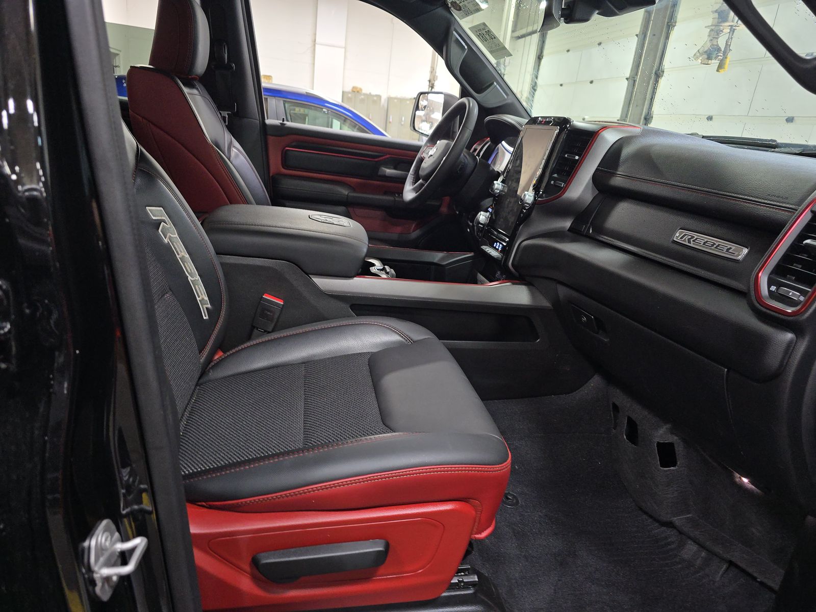 Фото 2025 Ram 1500 Rebel Crew Cab Short Bed