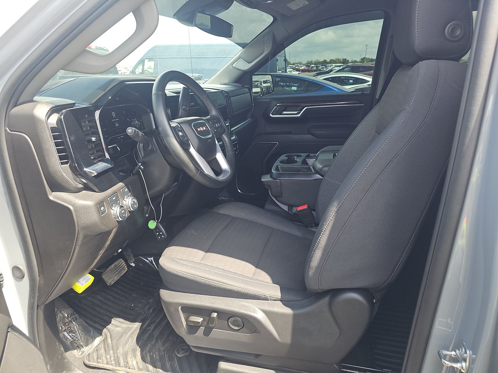 Фото 2025 GMC Sierra 1500 SLE Crew Cab Short Bed 3SA