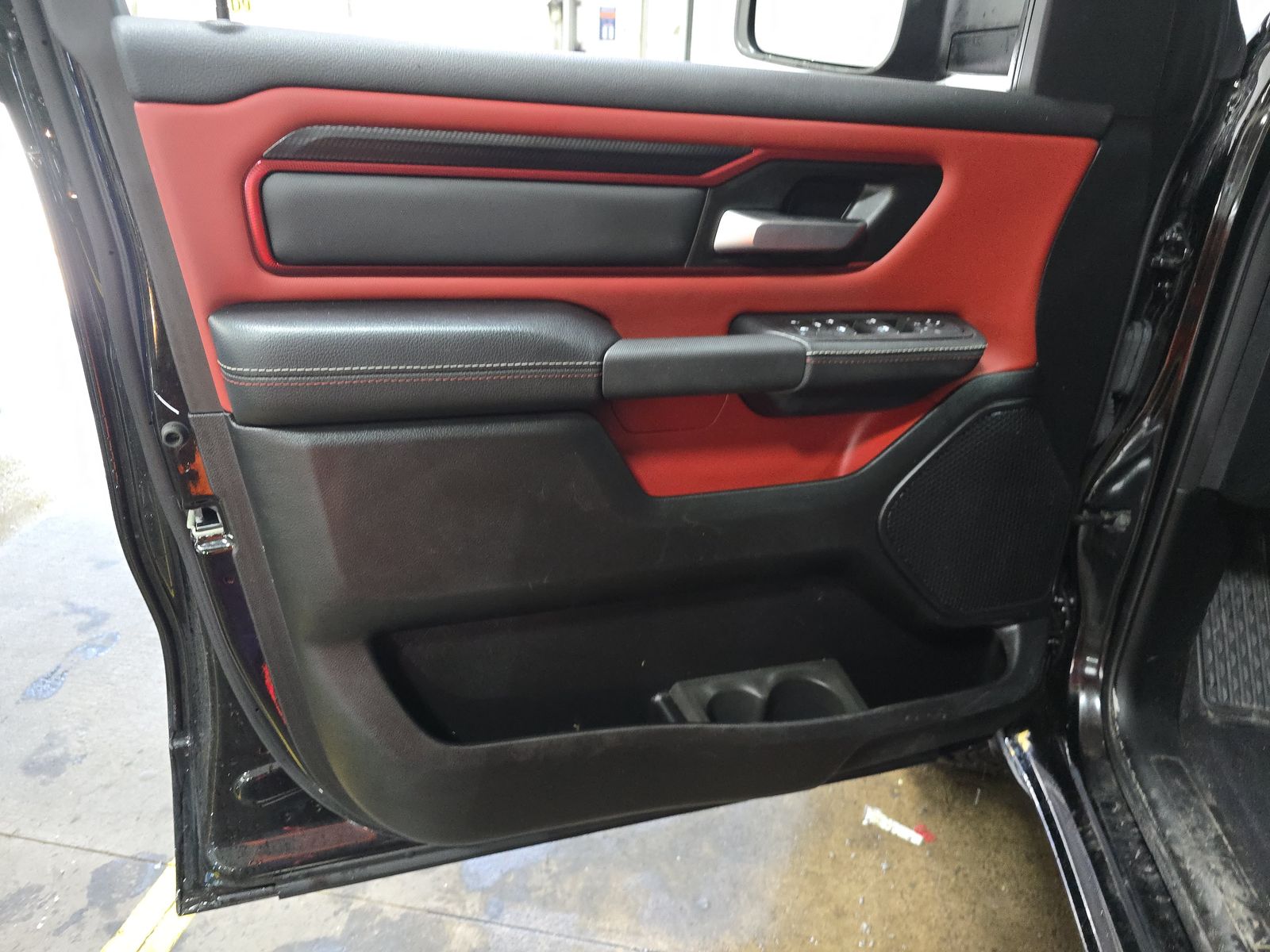 Фото 2025 Ram 1500 Rebel Crew Cab Short Bed