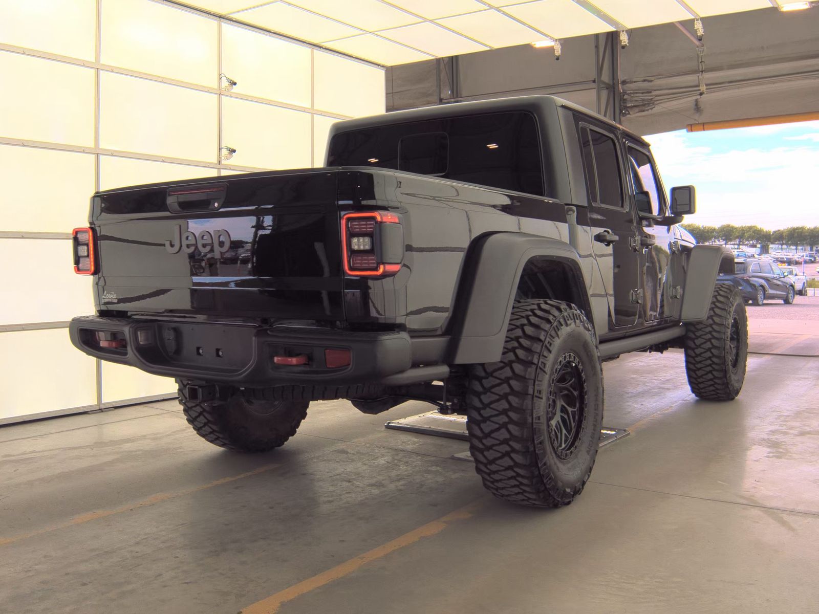 Фото 2025 Jeep Gladiator Rubicon Crew Cab Medium Bed