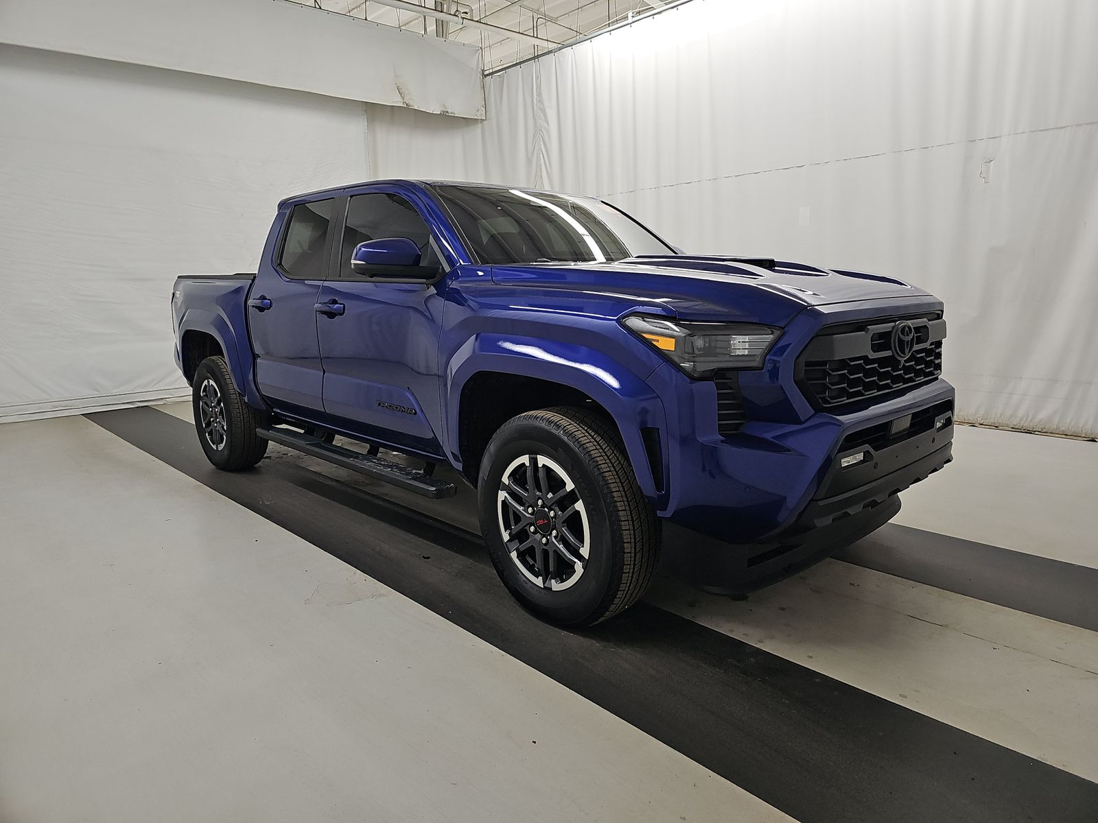 Фото 2025 Toyota Tacoma TRD Sport Crew Cab Medium Bed