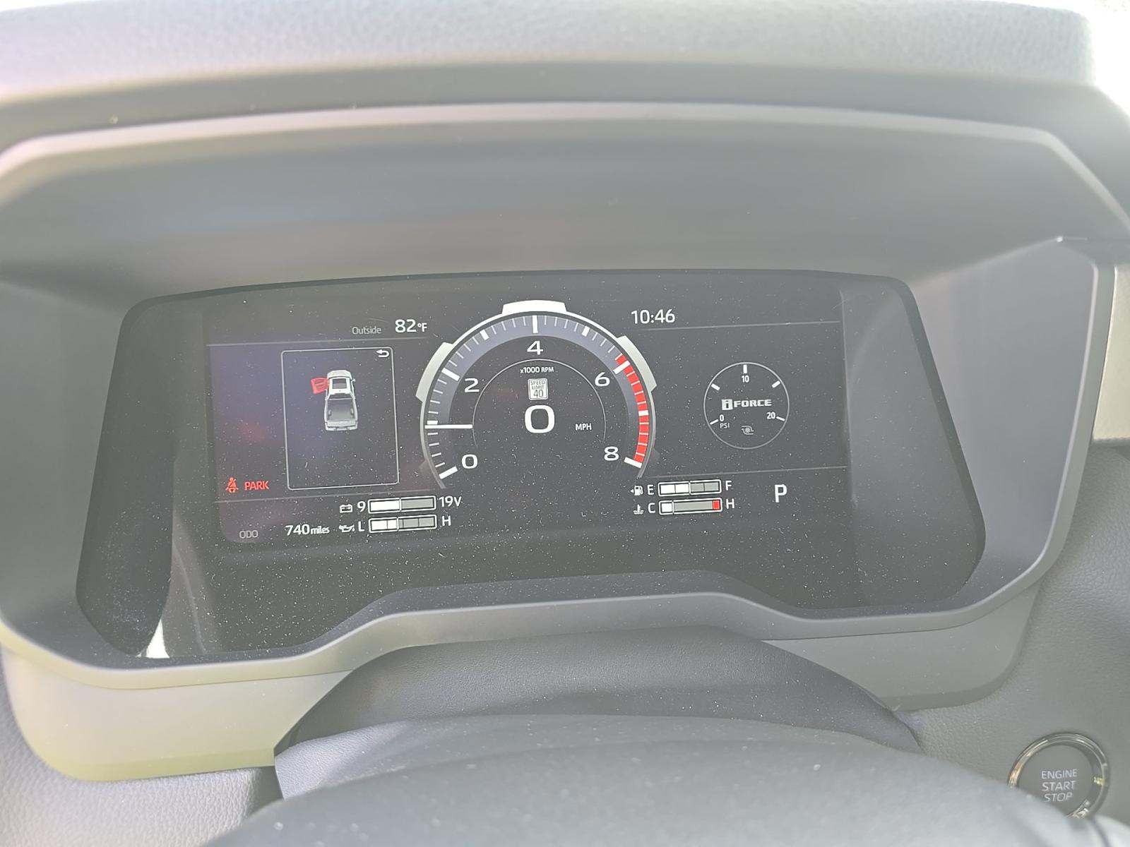 Фото 2026 Toyota Tundra Limited Crew Cab Short Bed