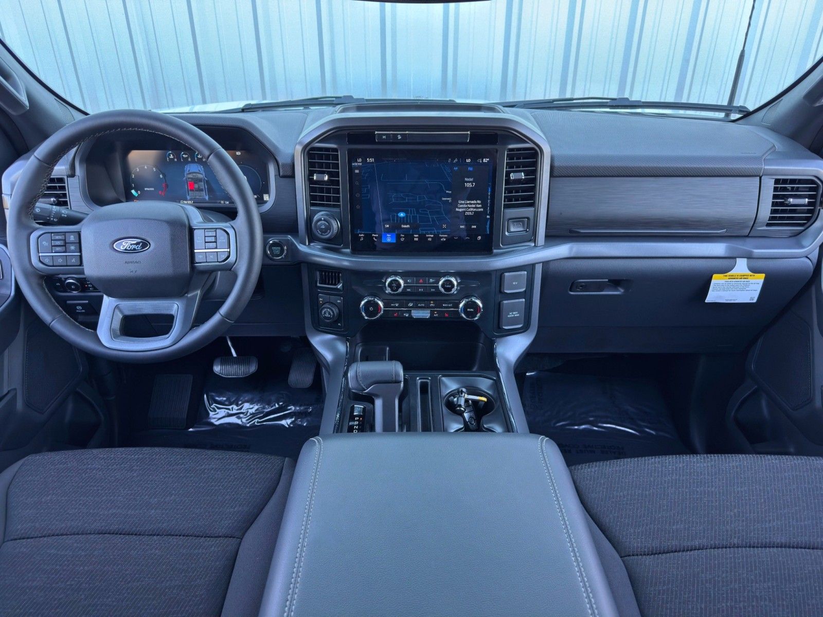 Фото 2025 Ford F-150 XLT Crew Cab Short Bed
